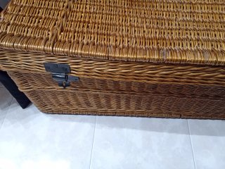 Baúl Antiguo de mimbre y ratan y madera