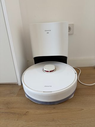 Robot aspirador con mapeo y limpieza automatica