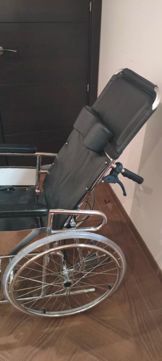 Silla de ruedas reclinable