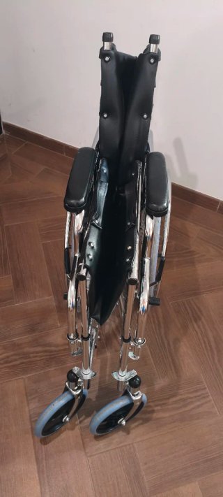 Silla de ruedas reclinable
