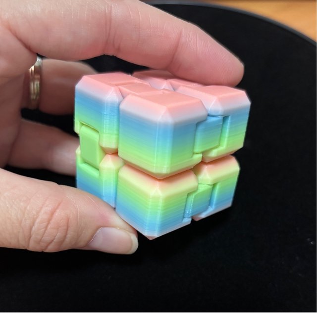 Cubo Infinito Fidget Toy Arcoíris