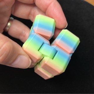 Cubo Infinito Fidget Toy Arcoíris