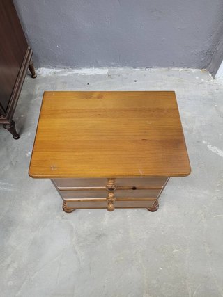 MESITA DE MADERA DE PINO
