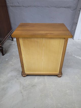 MESITA DE MADERA DE PINO