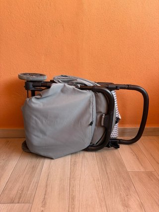 Carrello Inglesina Quid2 colore grigio.