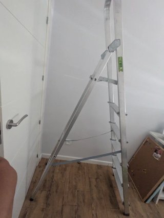 Escalera aluminio 6 peldaños