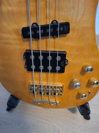 Bajo Warwick Streamer 4 cuerdas
