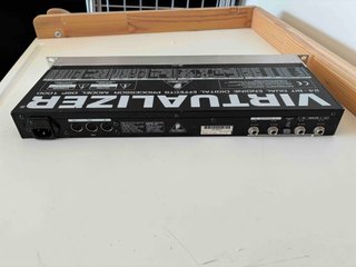 Behringer DSP 1000 Virtualizer