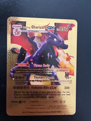 Carta Pokémon Charizard GX Dorada