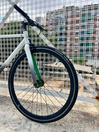 Bicicleta Urbana Fixie CMNDR P&B