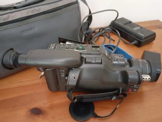 Videocámara Sony Handycam Video 8 + Accesorios
