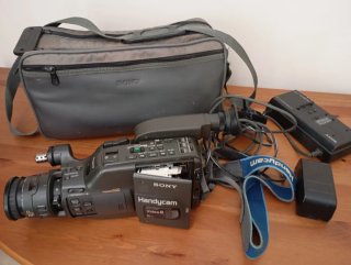 Videocámara Sony Handycam Video 8 + Accesorios