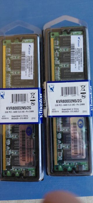 2x Kingston KVR800D2N5/2G 2GB DDR2 RAM