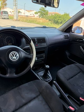 Volkswagen Golf 4 año 2000