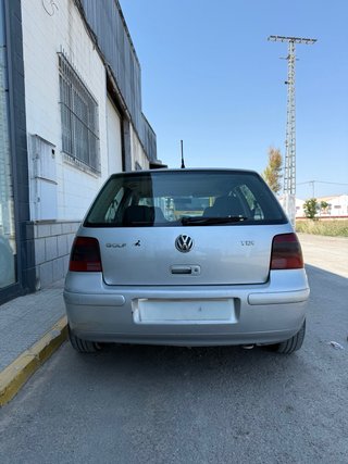 Volkswagen Golf 4 año 2000