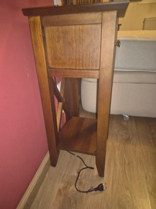 Cabecero y mesillas de madera