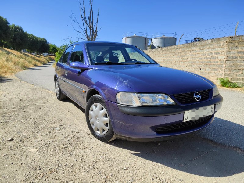 Opel Vectra 1996 - foto 1
