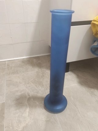 Jarrón de vidrio azul