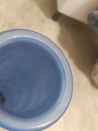 Jarrón de vidrio azul