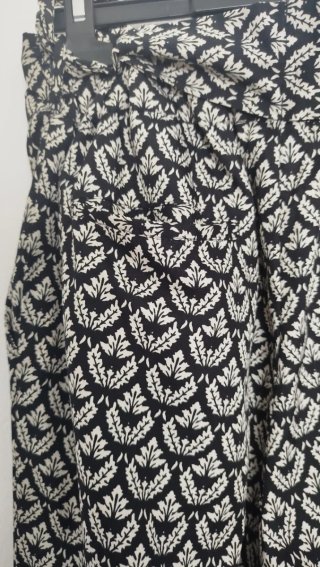 Pantalones estampados blanco y negro
