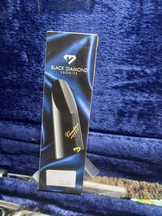 Clarinete Amati Kraslice ACL-211 + Vandoren