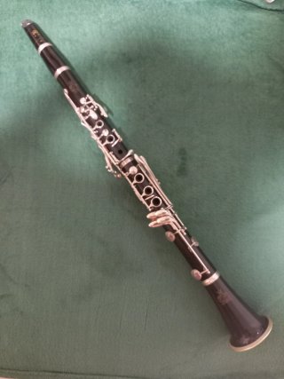 Clarinete Amati Kraslice ACL-211 + Vandoren