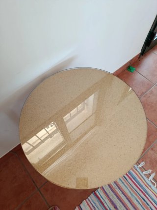 Mesa camilla pequeña con cristal