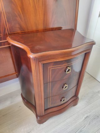 Dormitorio completo madera noble