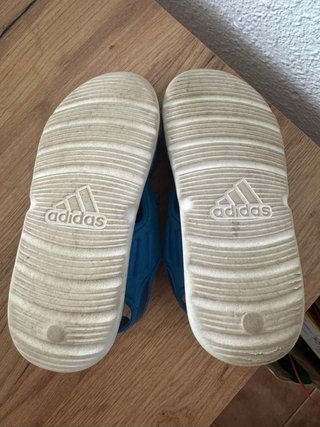 Sandalias Adidas Talla 31 niño niña