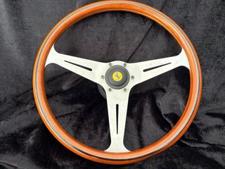 Volante Ferrari Edición Limitada Original y gorro