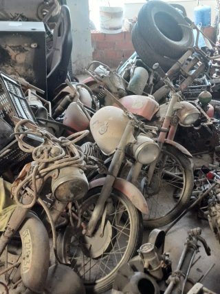 Piezas de moto clásica y recambios
