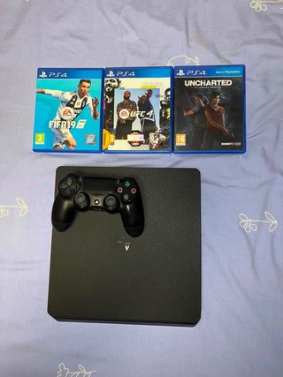 PS4 Slim 1TB + Mando + 3 Juegos