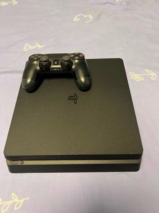 PS4 Slim 1TB + Mando + 3 Juegos