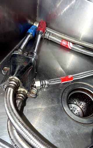 Pica profesional acero inoxidable con grifo y peda