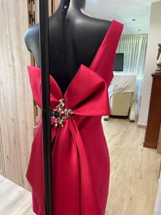 Vestido fiesta rojo asimétrico T: 42
