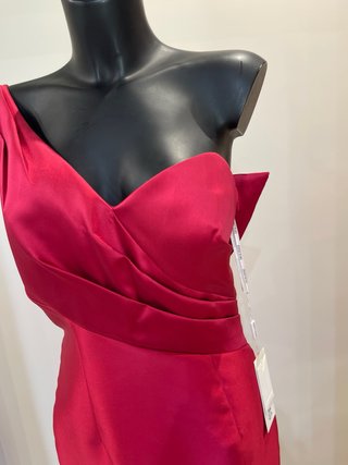 Vestido fiesta rojo asimétrico T: 42