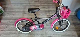 Bicicleta infantil BTWIN rosa y negra