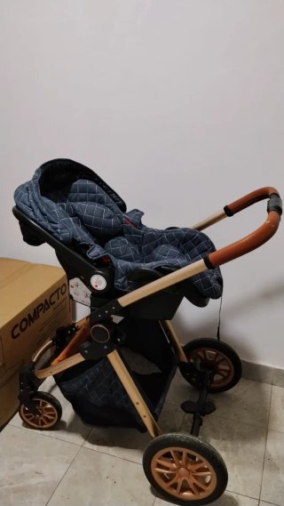 Carro de bebé con mucho estilo