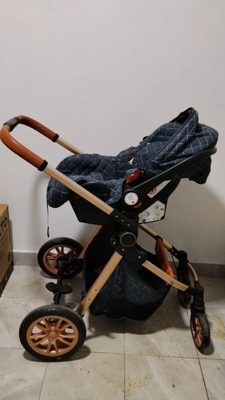 Carro de bebé con mucho estilo