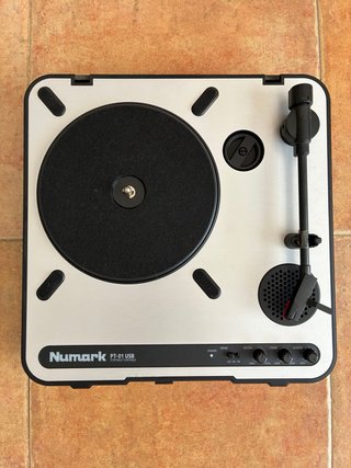 Numark PT-01 USB Tocadiscos Portátil