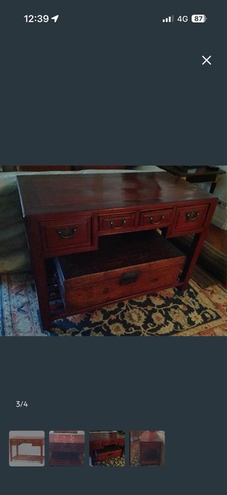 Mesa de madera oriental