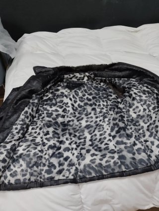 Chaqueta de mujer con cuello de pelo