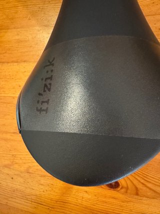 Soporte sillín Brompton y sillín Fi'zi:k