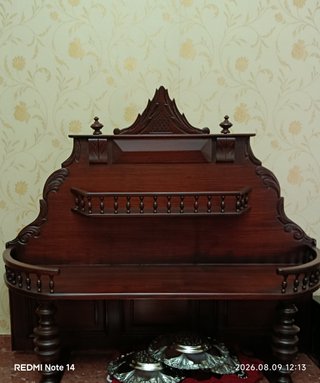 Bazar de madera maciza