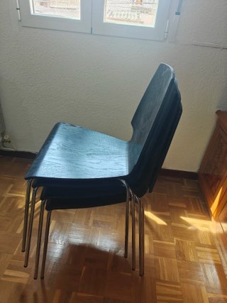 Juego 4 sillas apilables comedor IKEA