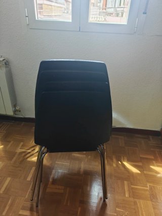 Juego 4 sillas apilables comedor IKEA