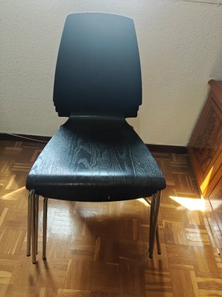 Juego 4 sillas apilables comedor IKEA