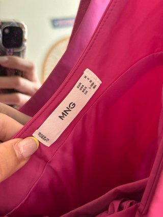 Vestido fucsia asimétrico