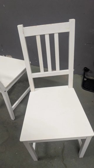 Sillas de madera blancas Ikea (3 unidades)