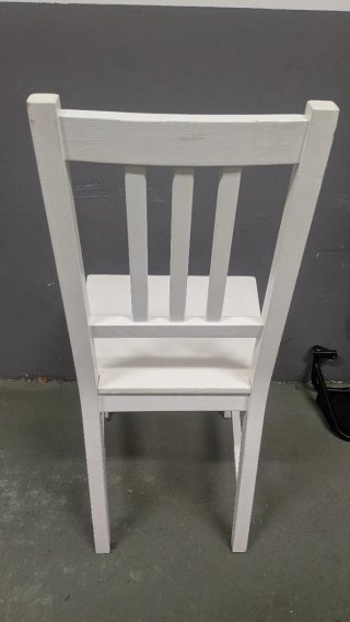 Sillas de madera blancas Ikea (3 unidades)
